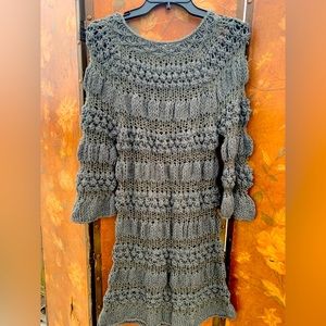 Verty gray crochet dress